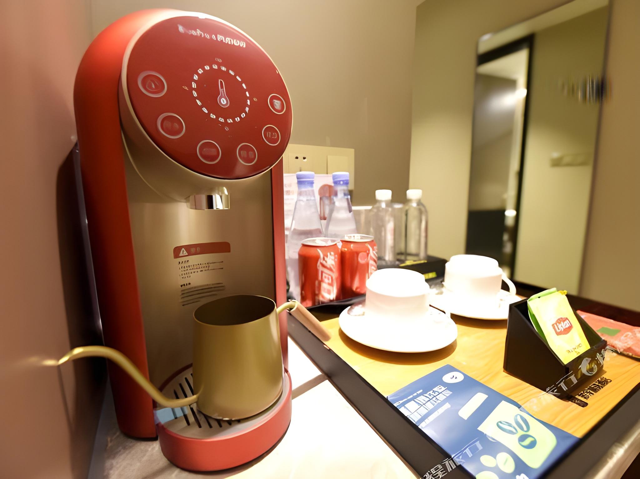 Home Inn Plus (Shanghai Bund Jinling East Road store) 19/28