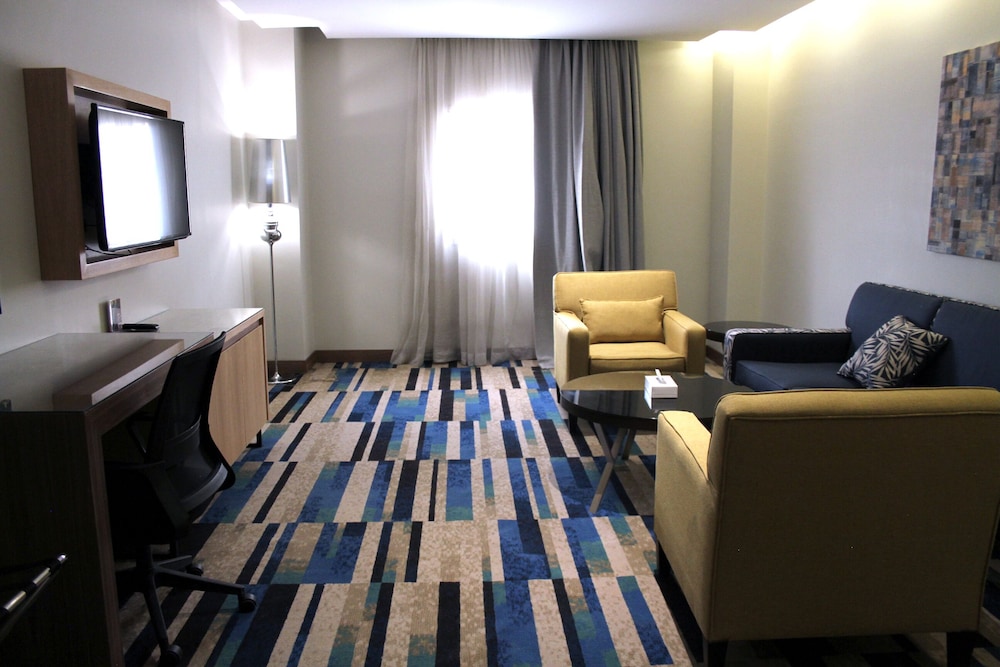 فندق بيتال(Ewaa Express Hotel-Olaya) 19/27