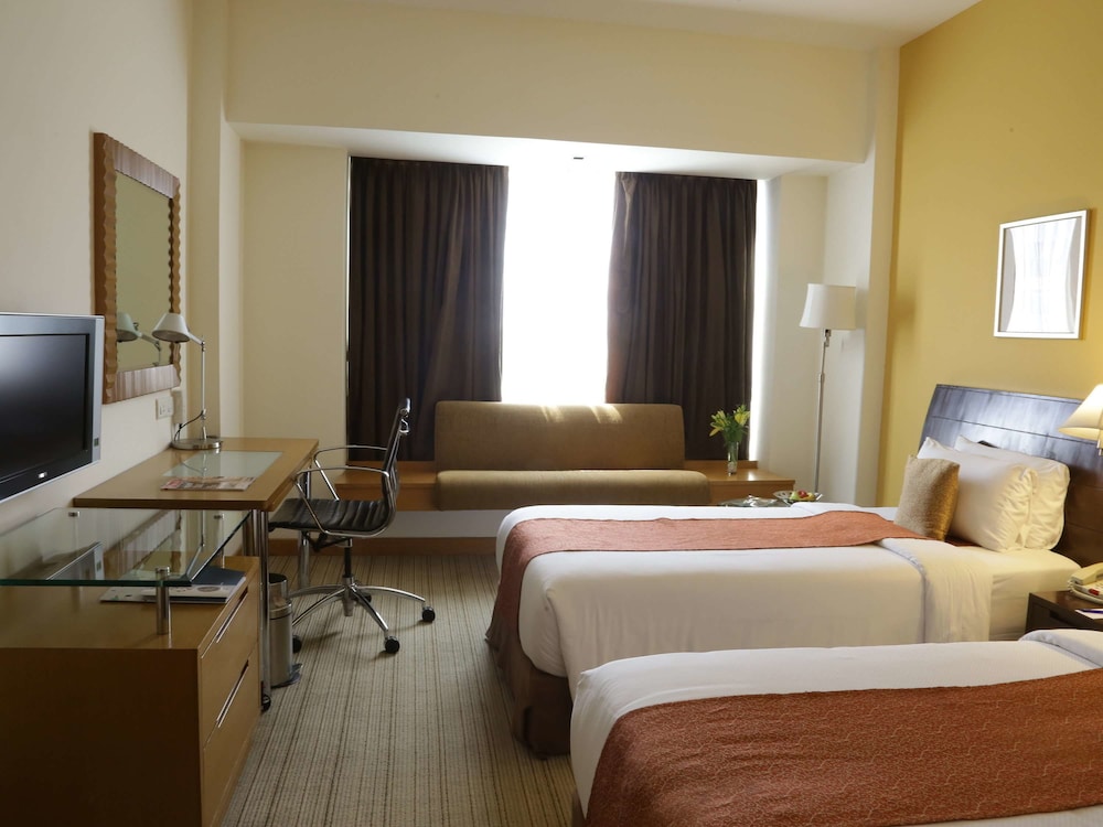 NOVOTEL HYDERABAD CONVENTION CENTRE 19/73
