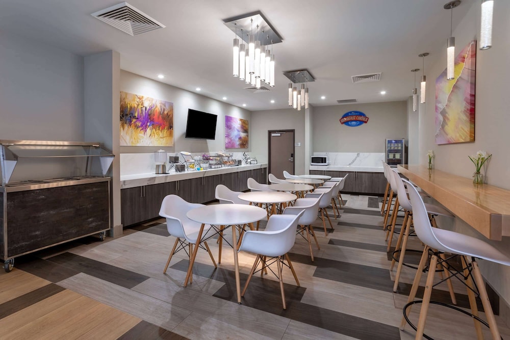 Baymont Inn and Suites by Wyndham Madison 60/64