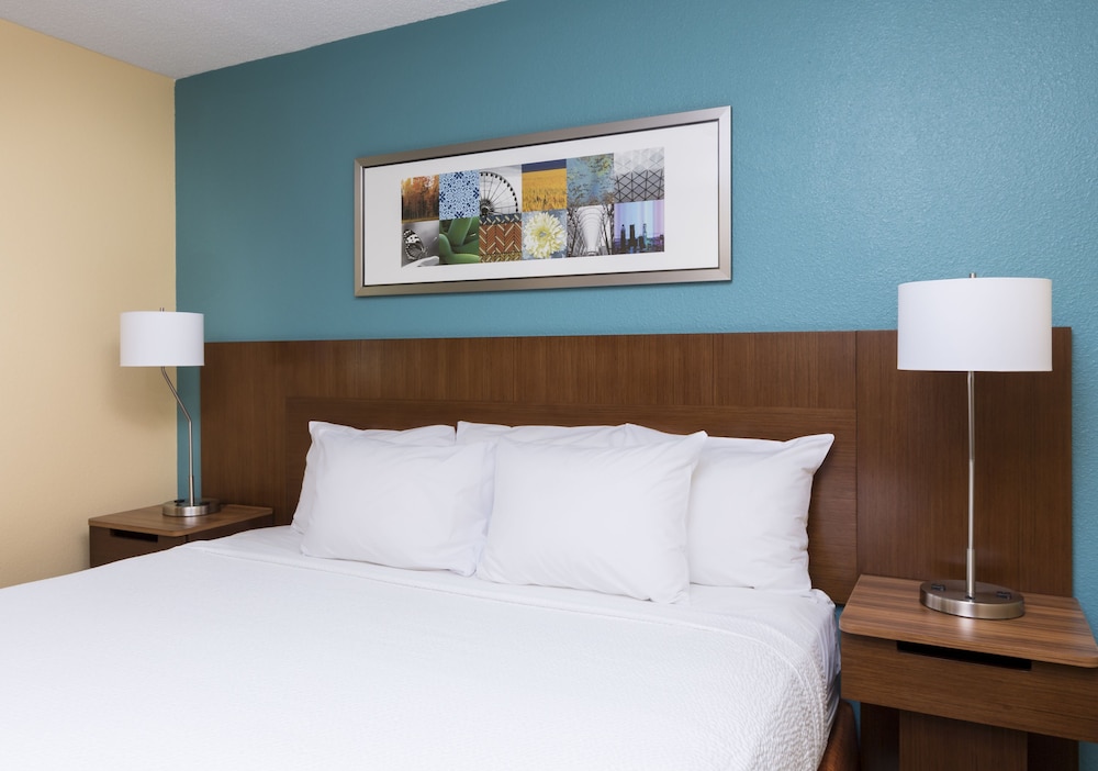 Fairfield Inn & Suites Galesburg 6/22