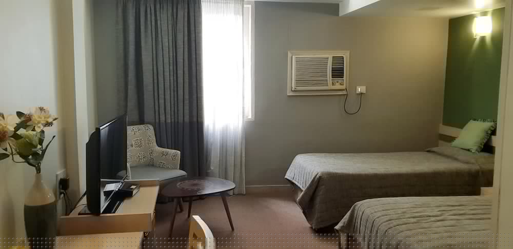 Diplomat Hotel 14/59