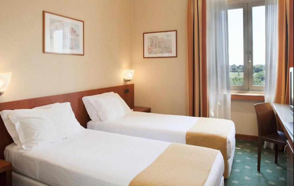 Economy, Twin Beds