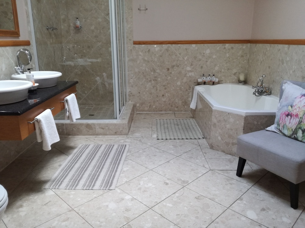 Cape Flame Guest House 30/32