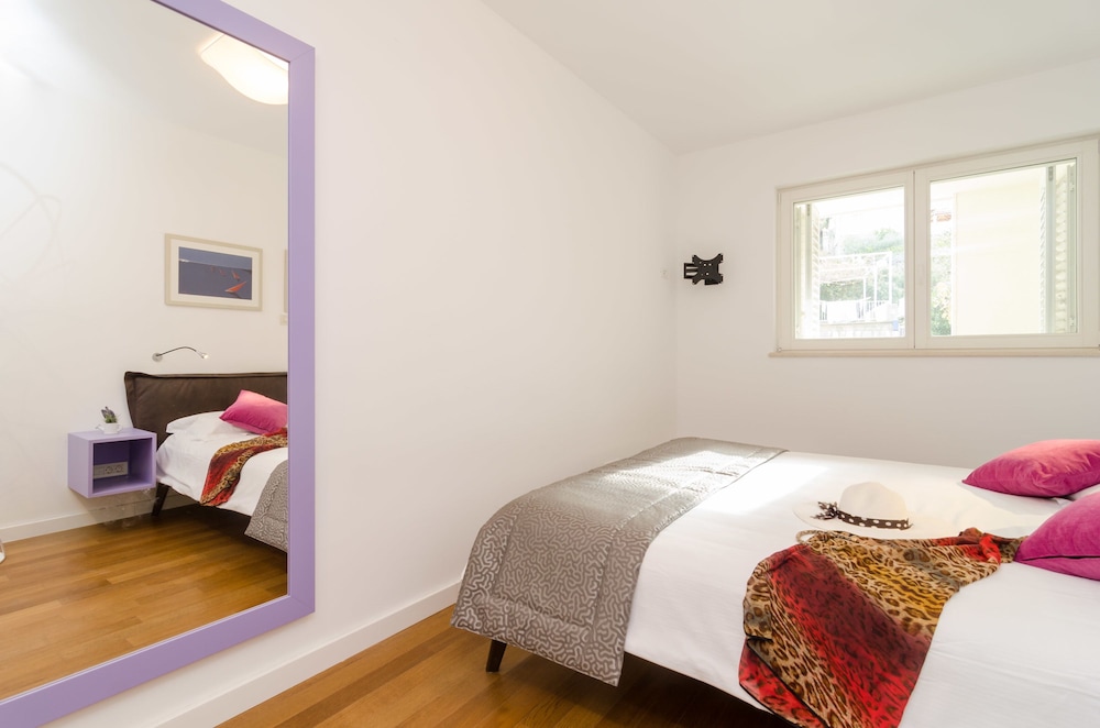 Antonio Luxury Beach Suites 7/35