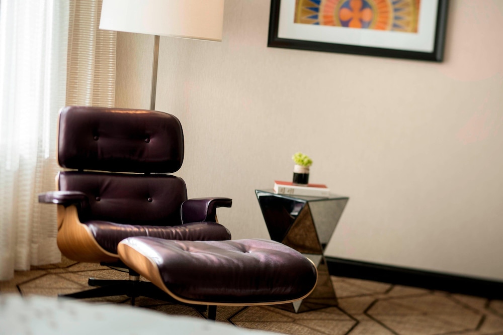 RENAISSANCE DENVER DOWNTOWN CITY CENTER HOTEL 55/56
