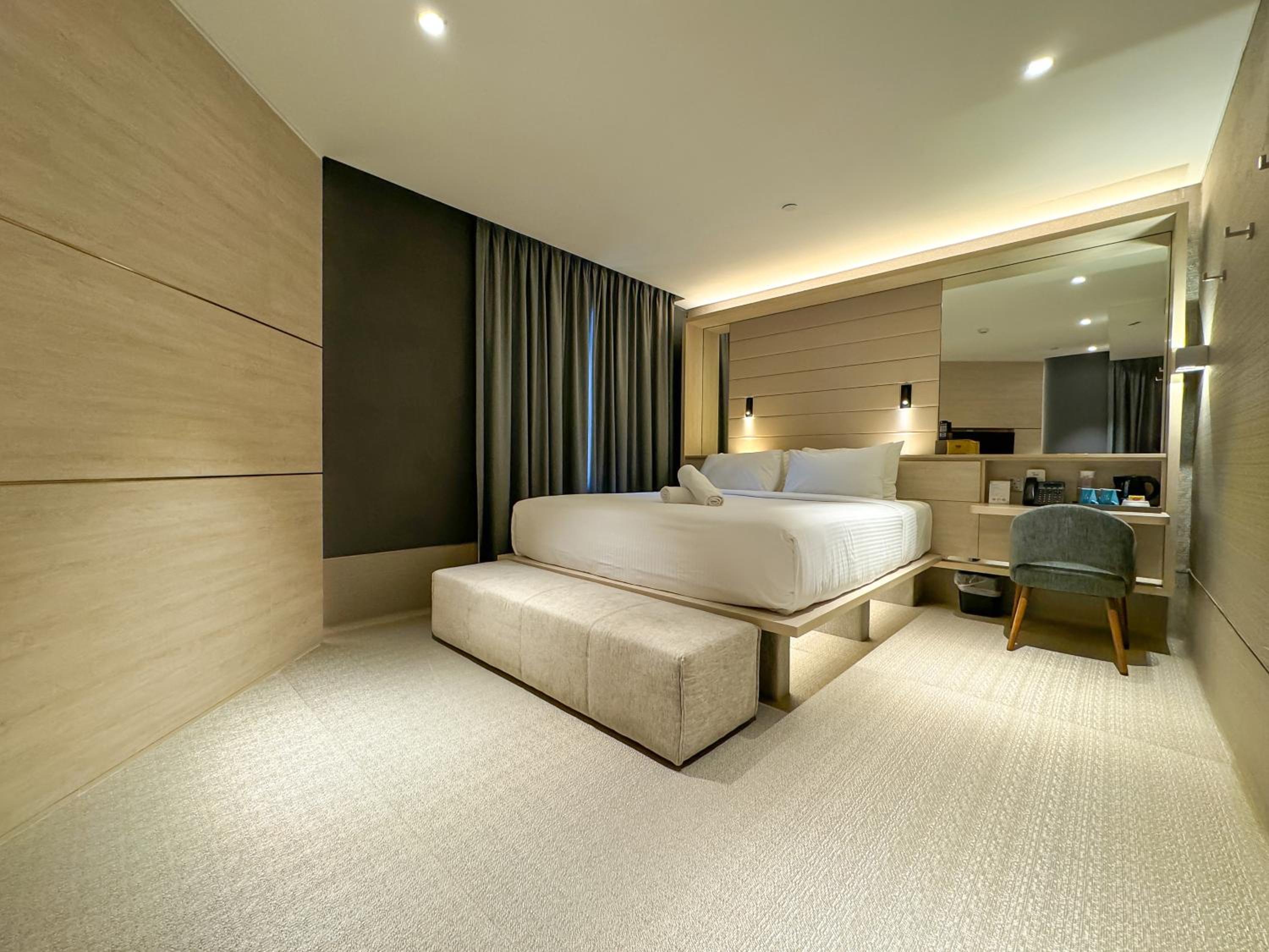 The Upper House Hotel 16/50