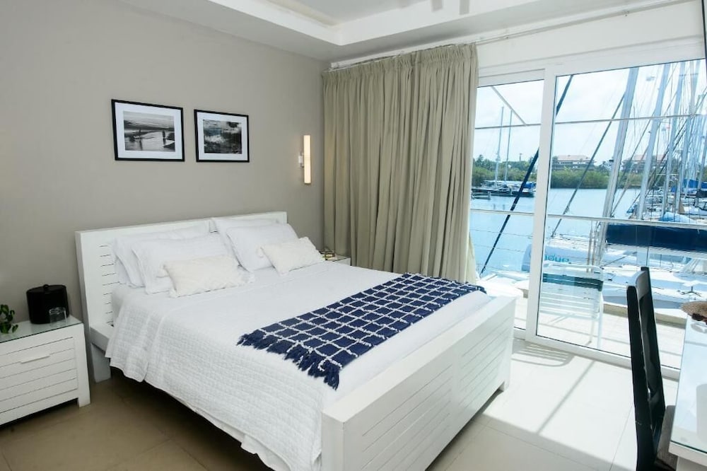 Marina Hotel at Shelter Bay 11/50
