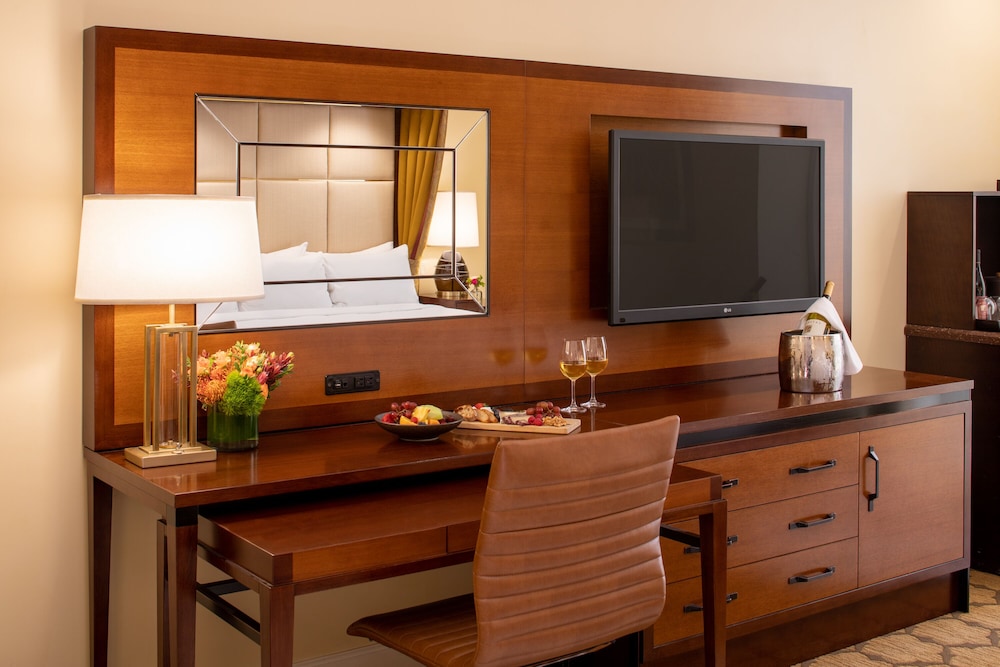 The Meritage Resort And Spa 37/41