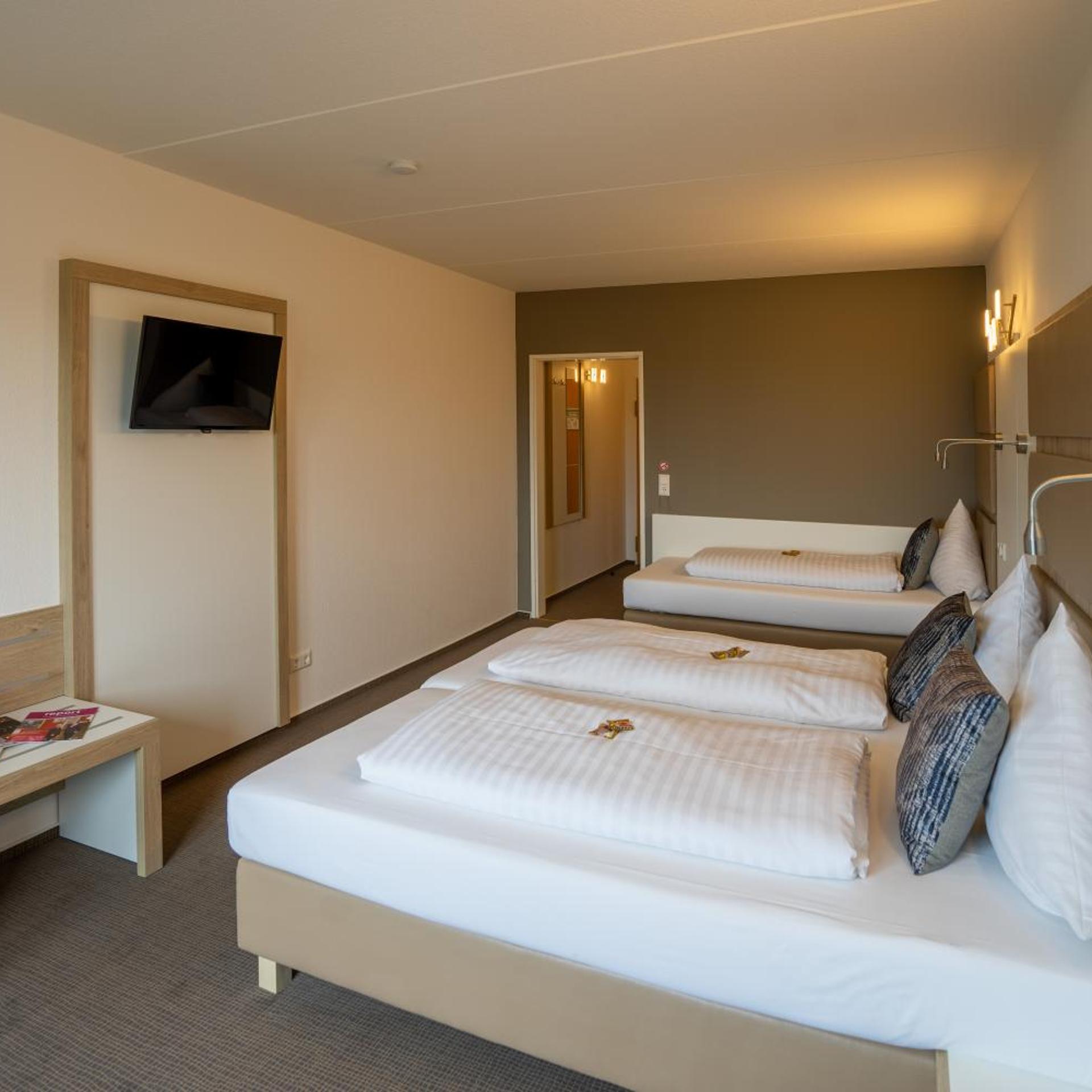 غرفة كومفورت ثلاثية، Confour Hotel 2/10
