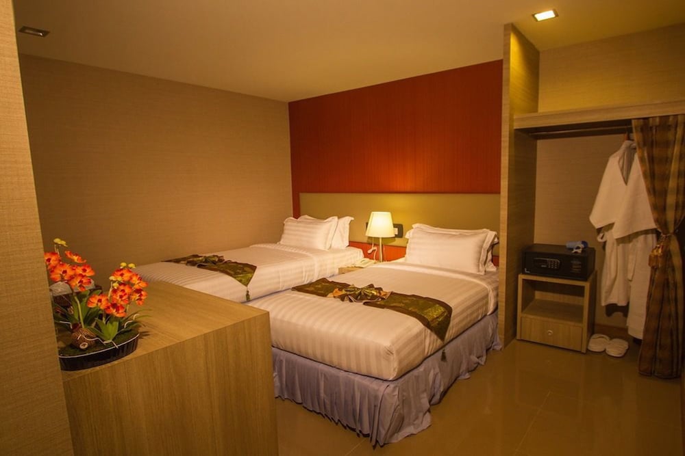 Retro 39 Hotel 10/30