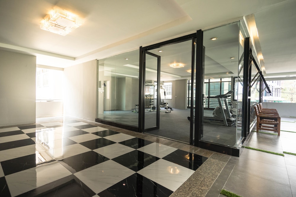 Nice Hotel Ratchada 24/40