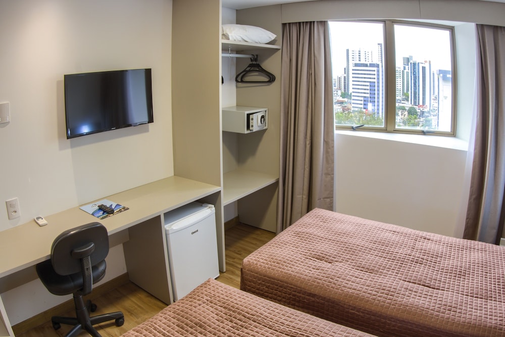 Marante Executive Hotel 35/47