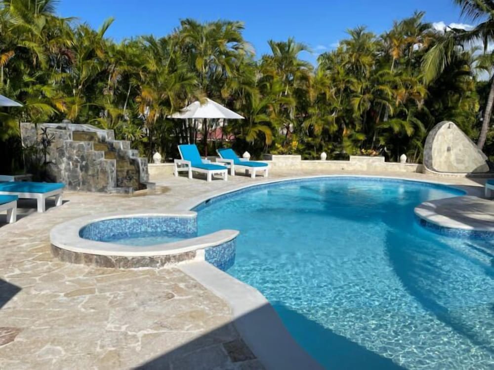 Lifestyle Royal Suites 43/44
