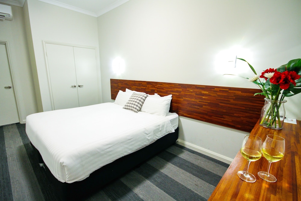 Gallery Hotel 43/71