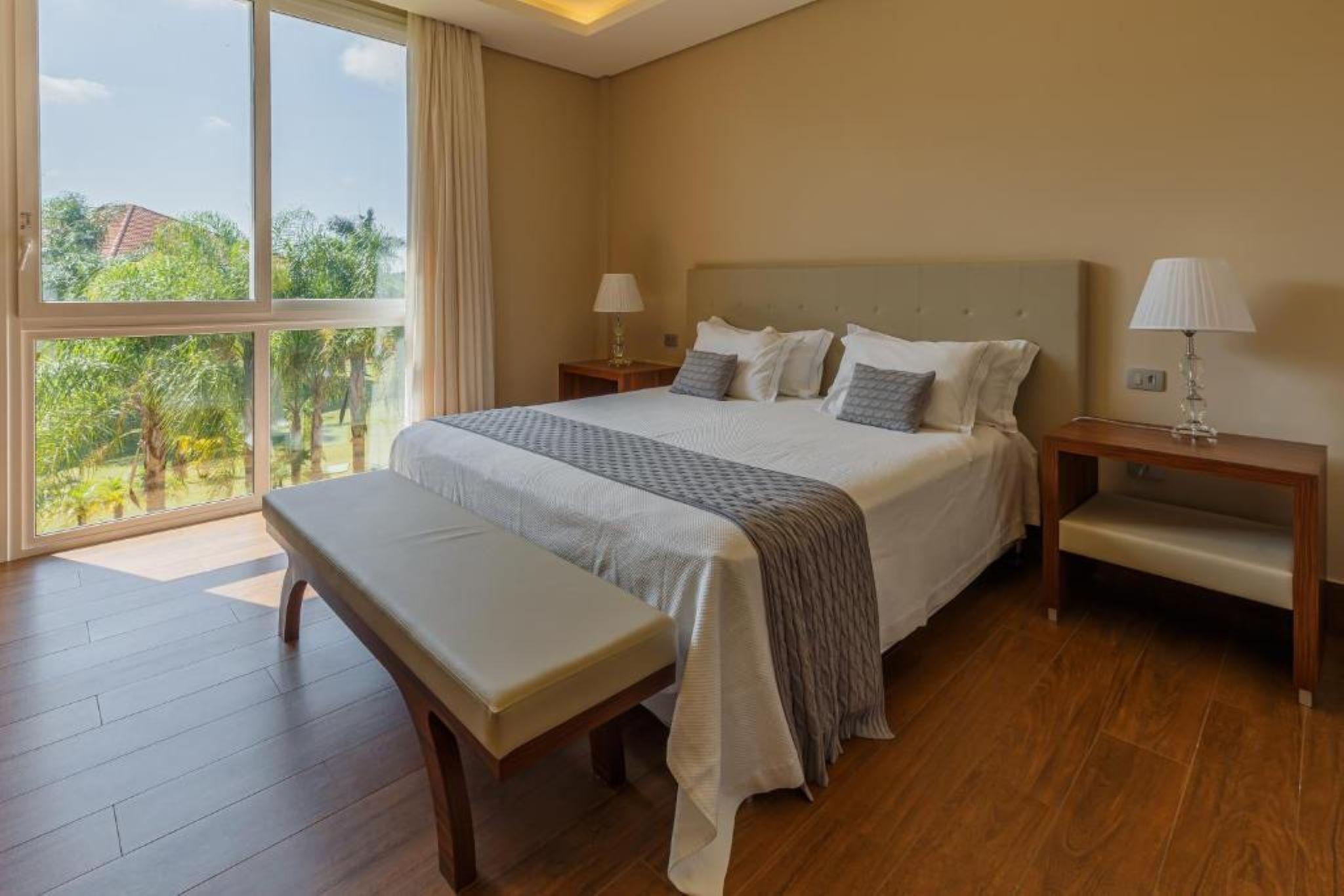 Silver, Deluxe, Suite, King Bed