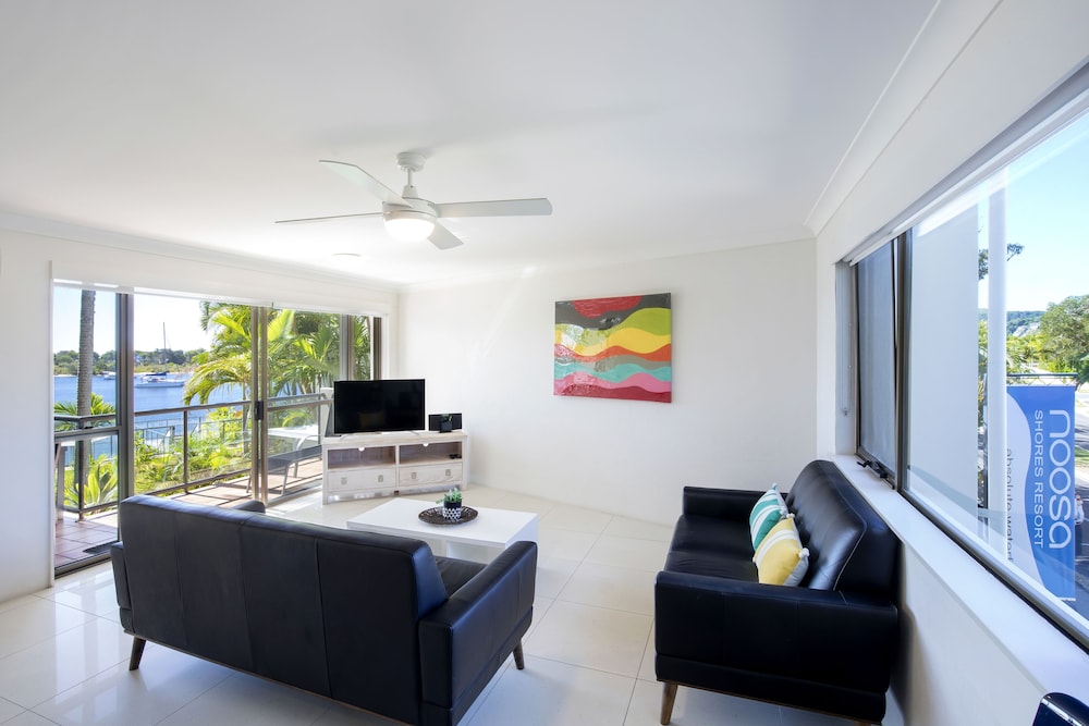 NOOSA SHORES RESORT 25/70