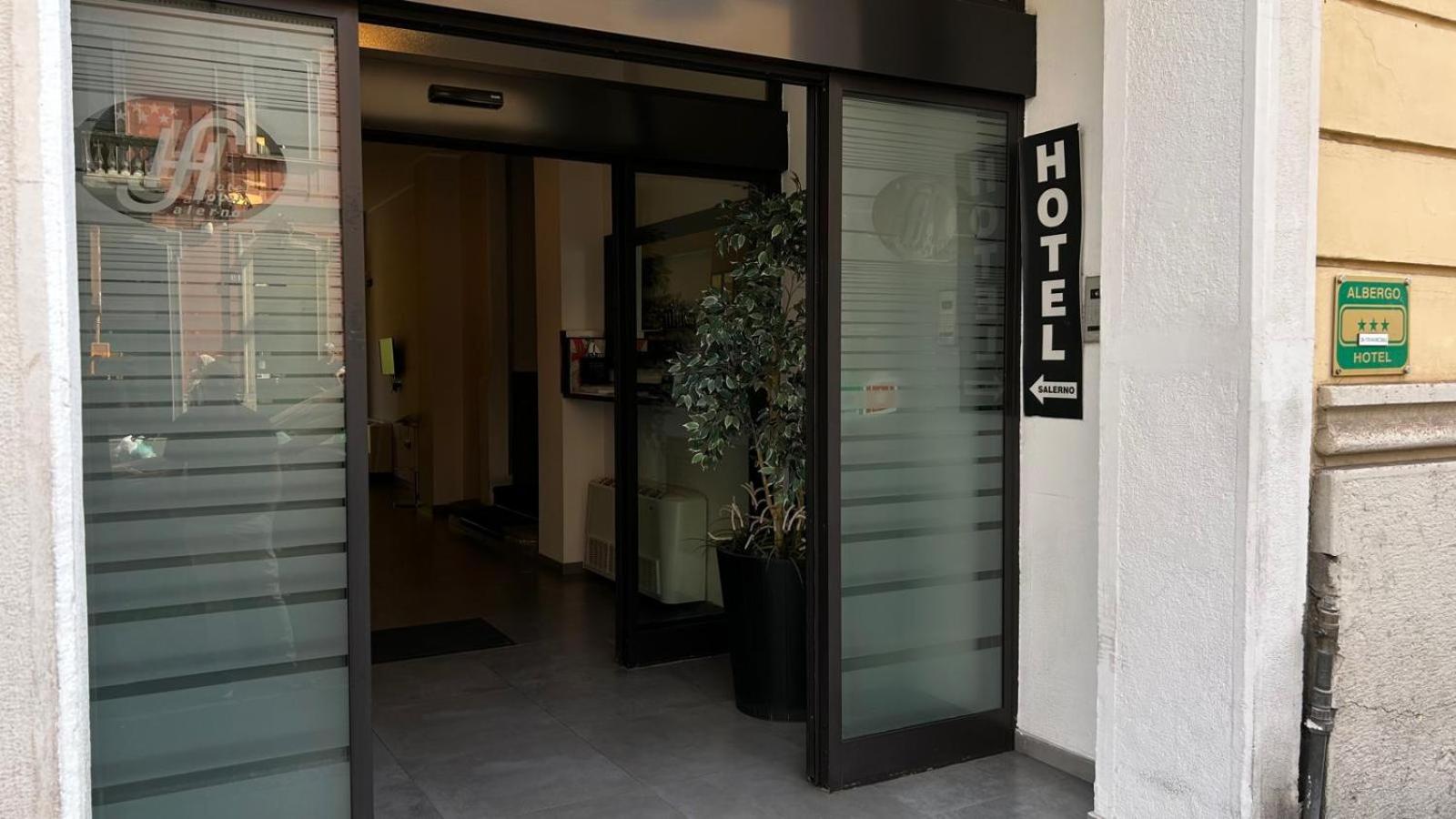 Albergo Salerno 23/50