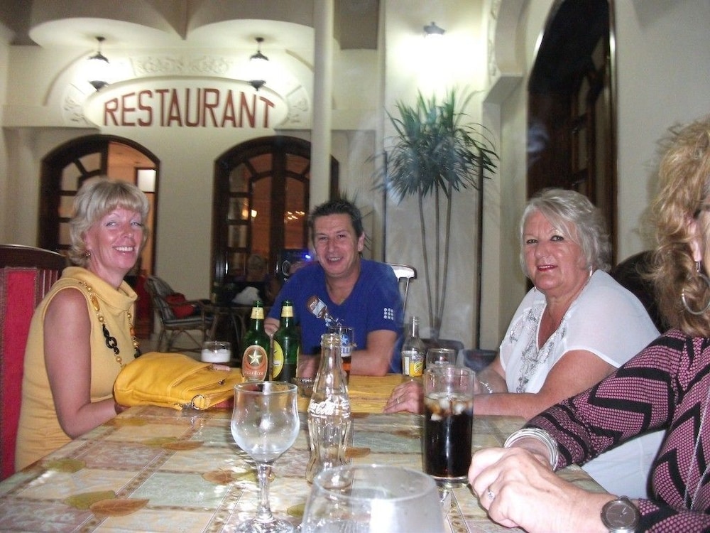 Alhambra Hotel 8/50