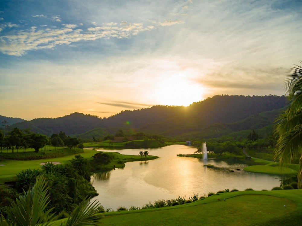 Katathong Golf Resort & Spa 32/50