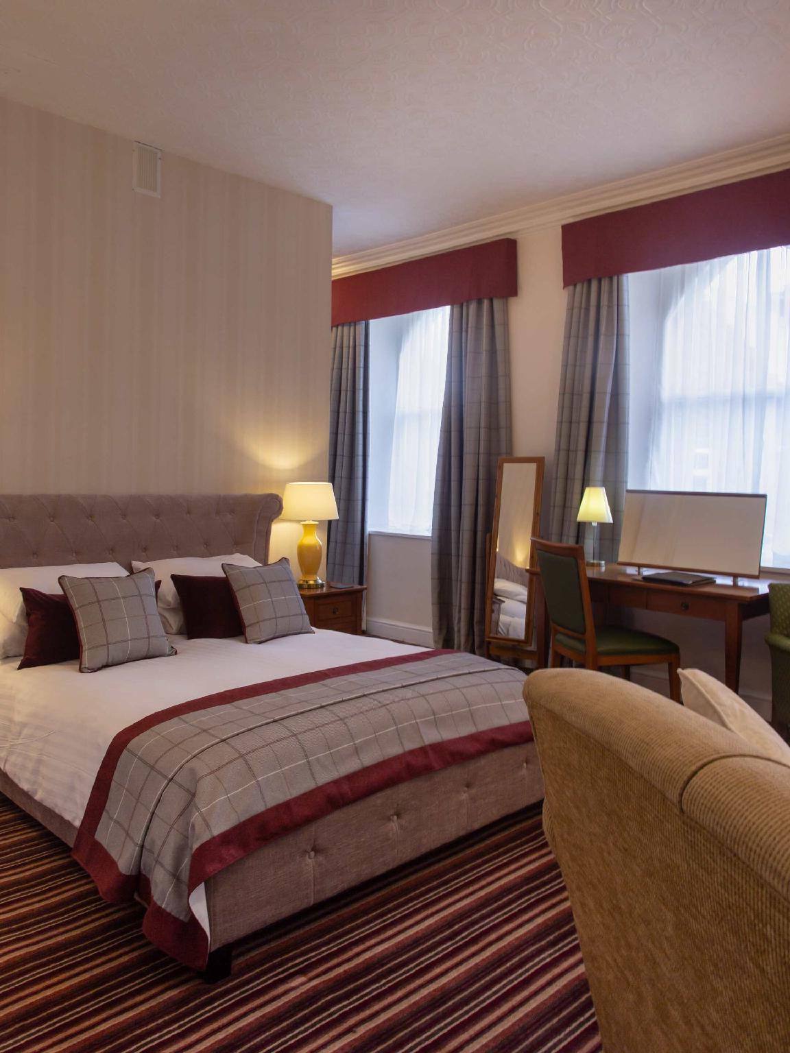 Feature, King Bed