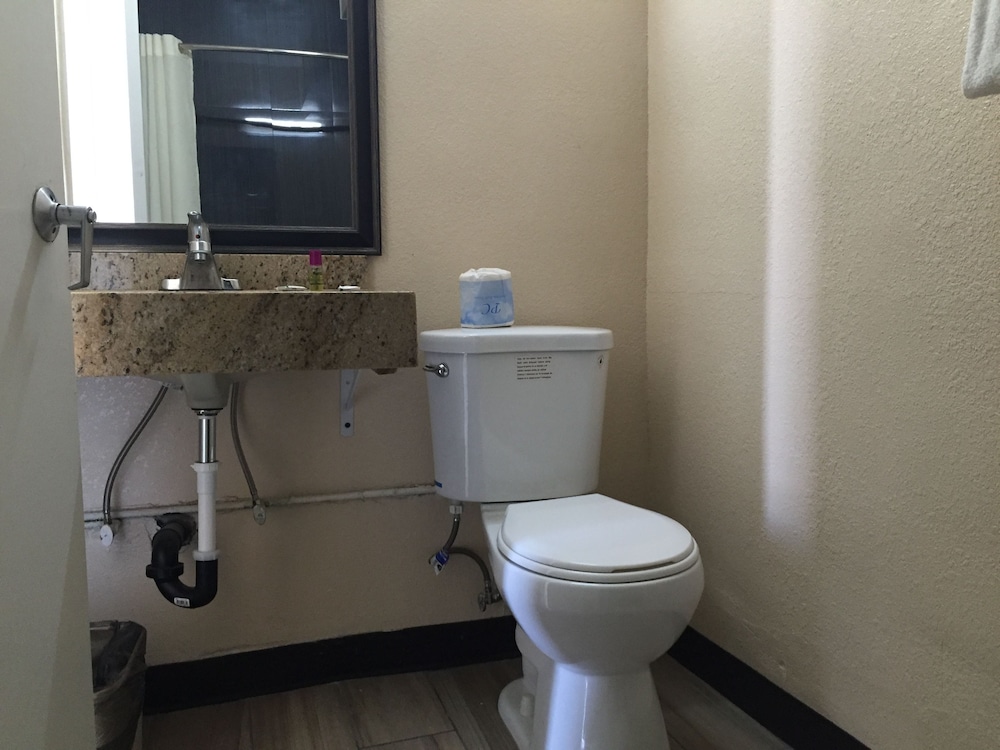 Ace Budget Motel 13/29