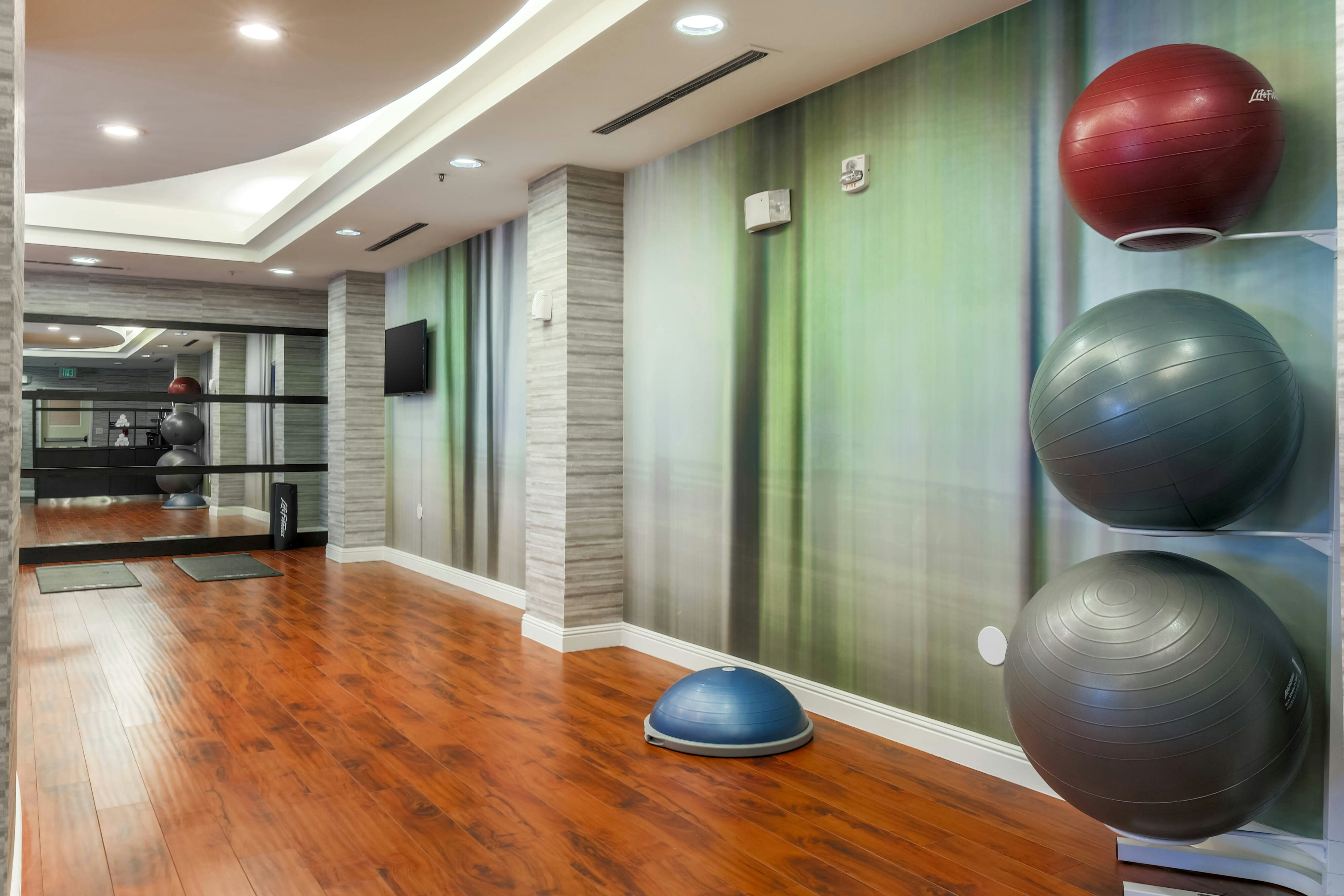 Courtyard by Marriott Roseville Galleria Mall/Creekside Ridge Drive 13/28