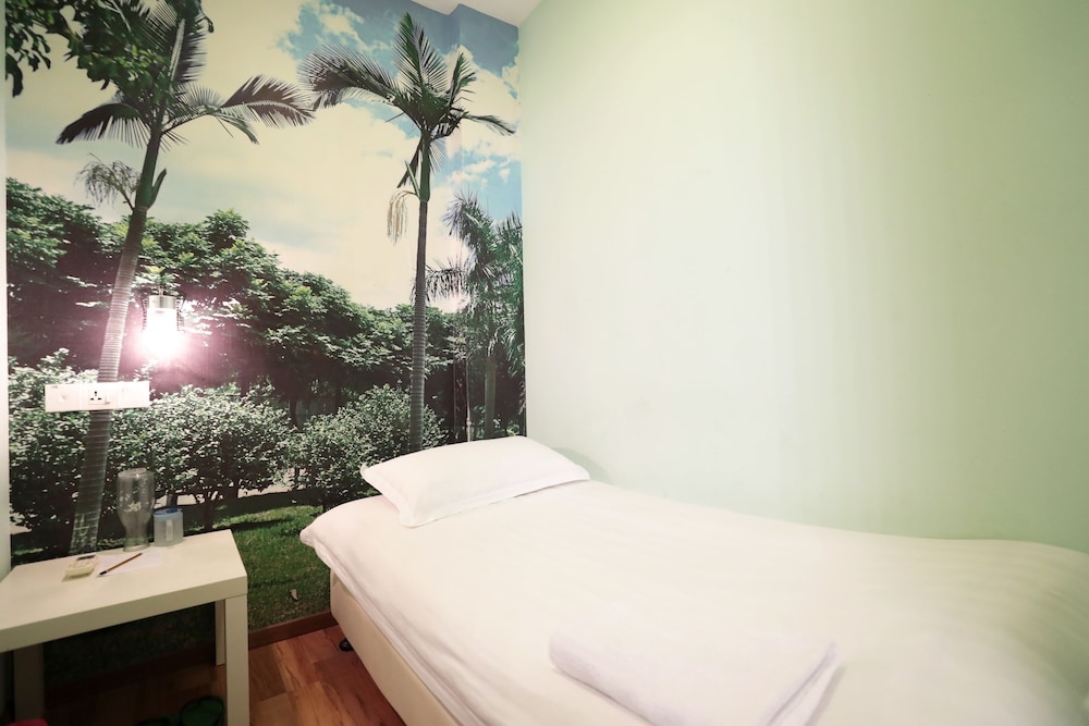 Rain Forest Hotel 35/51