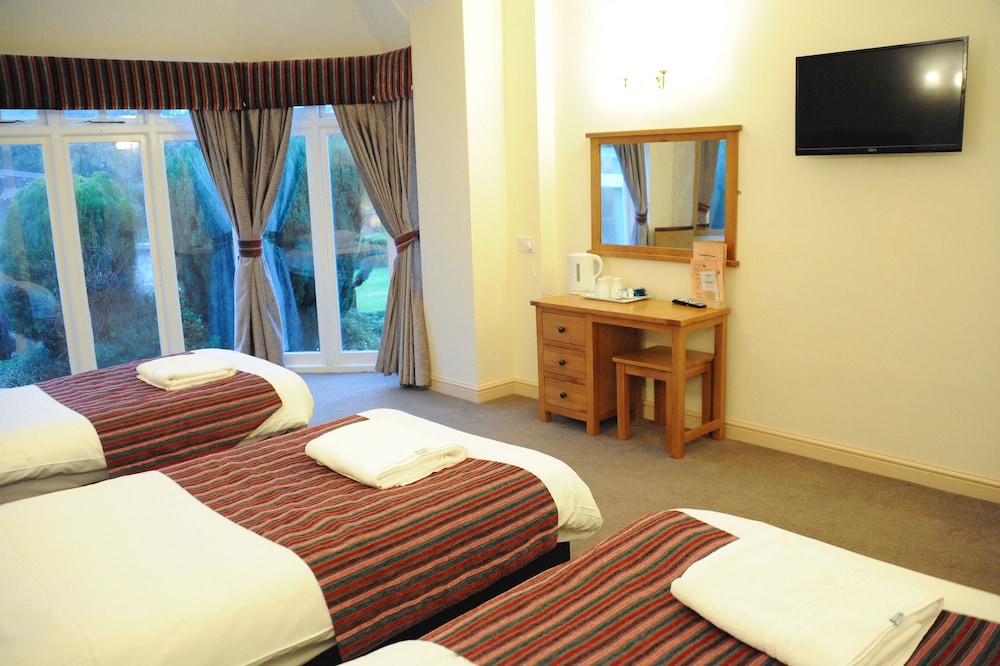 Strawberry Bank Hotel, NEC 17/47