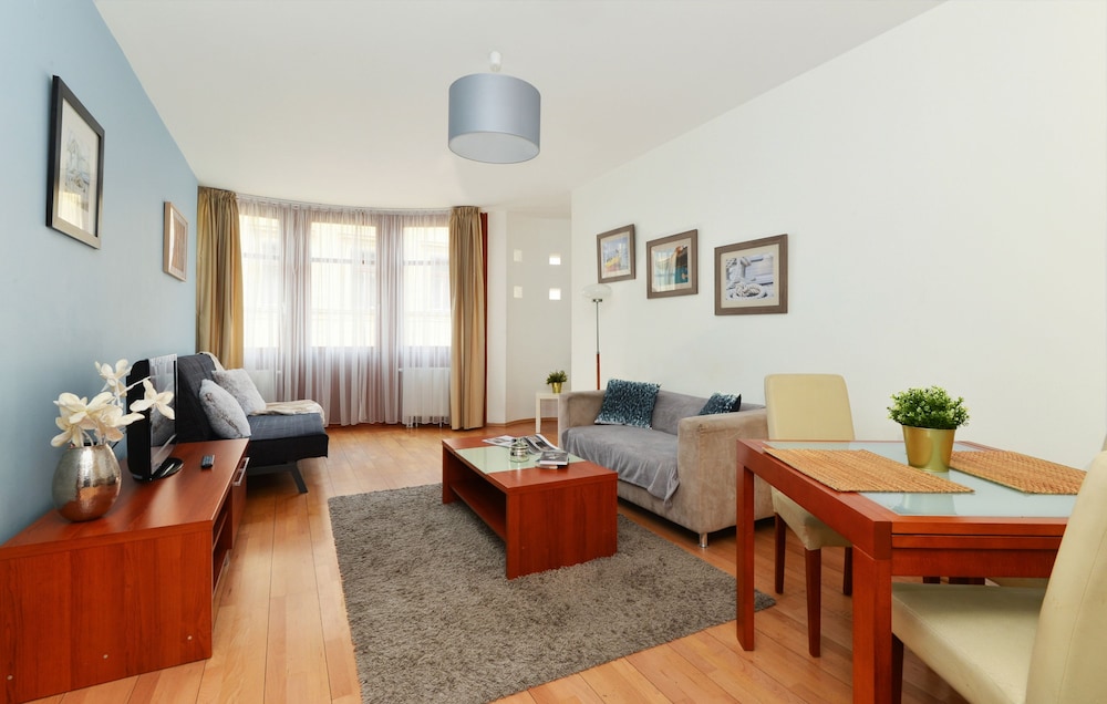Lord Residence 36/58