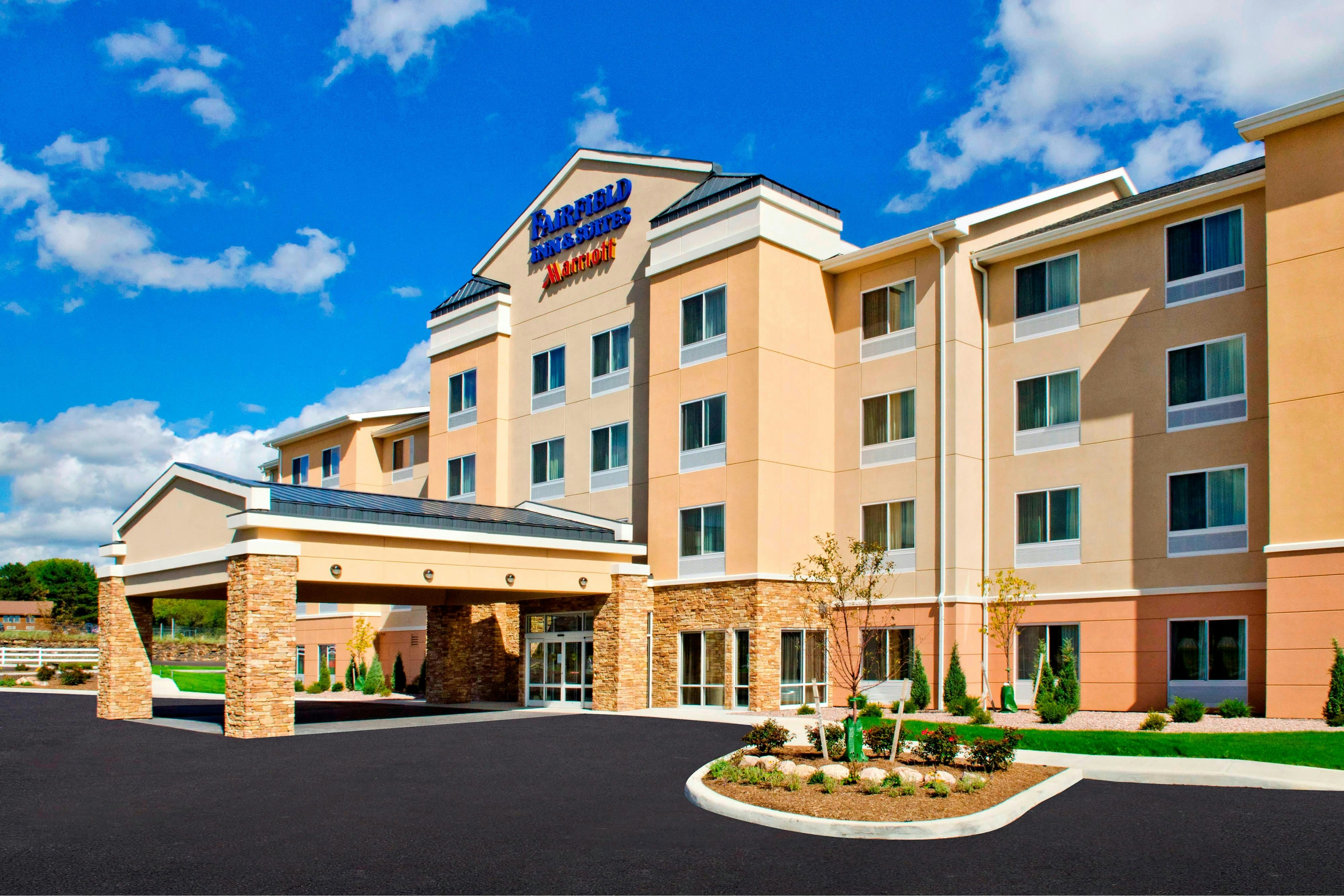 Fairfield Inn Suites Watertown Thousand Islands 1/2