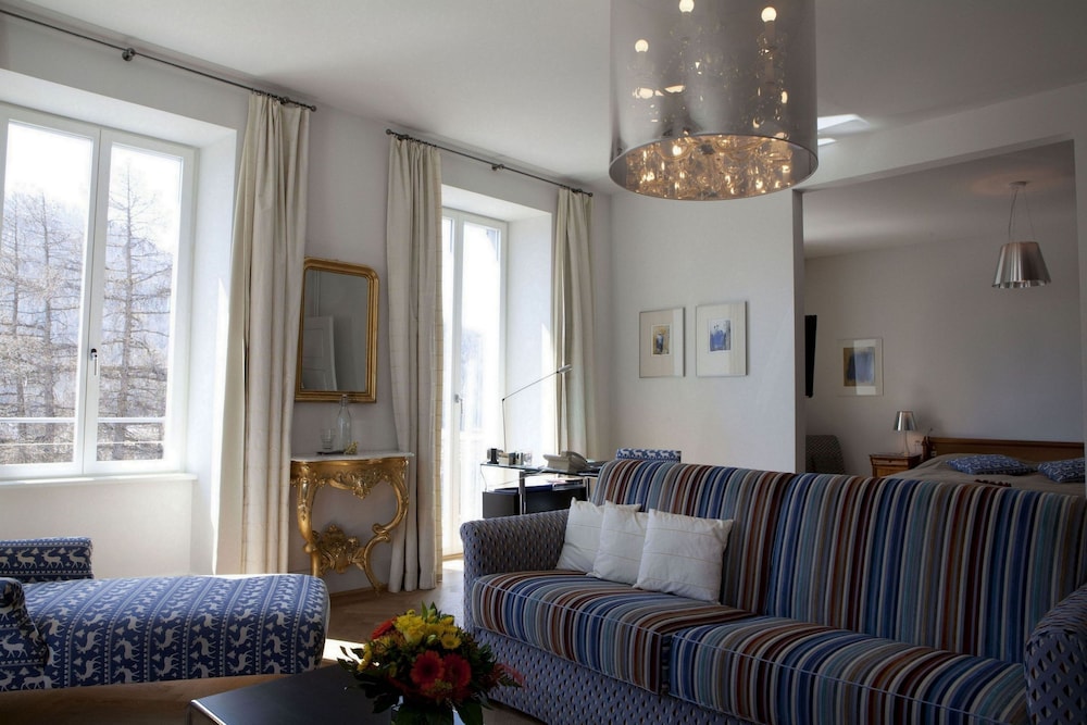 Hotel Saratz 24/37