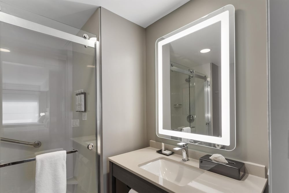 Hyatt House Thunder Bay 49/50