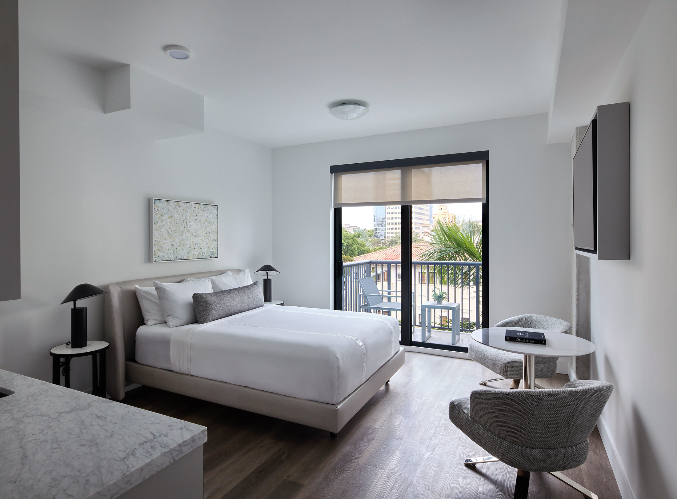 CLUB, PREMIUM, QUEEN BED