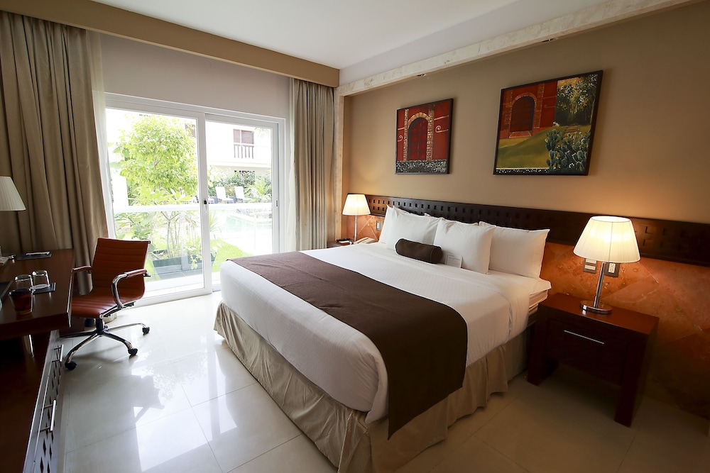 WYNDHAM MERIDA 25/58