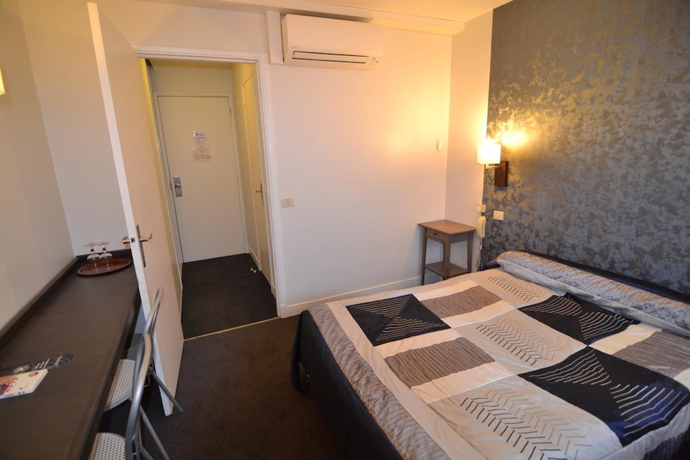 Brit Hotel Cahors Le Valentre 27/70