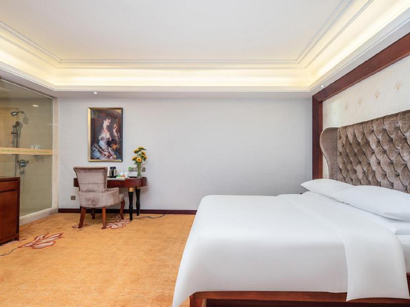 Vienna International Hotel (Dongguan Humen Wanda Plaza) 8/21