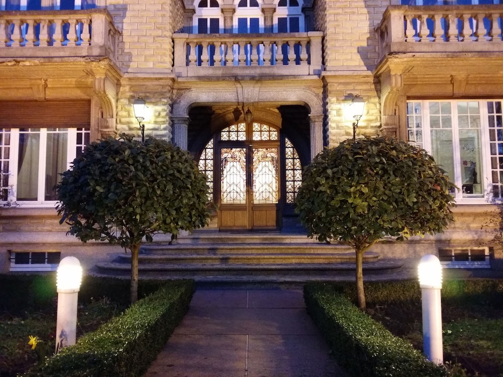 Castel Bayeux Guesthouse 39/50