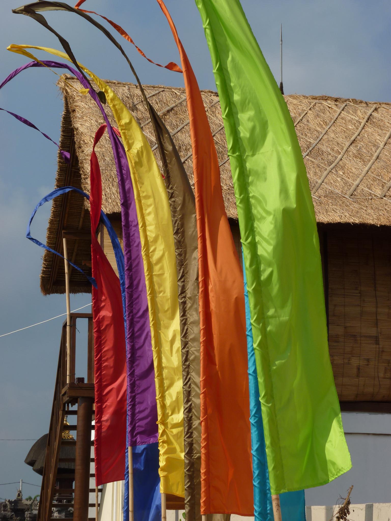 UNITED COLORS OF BALI 28/30