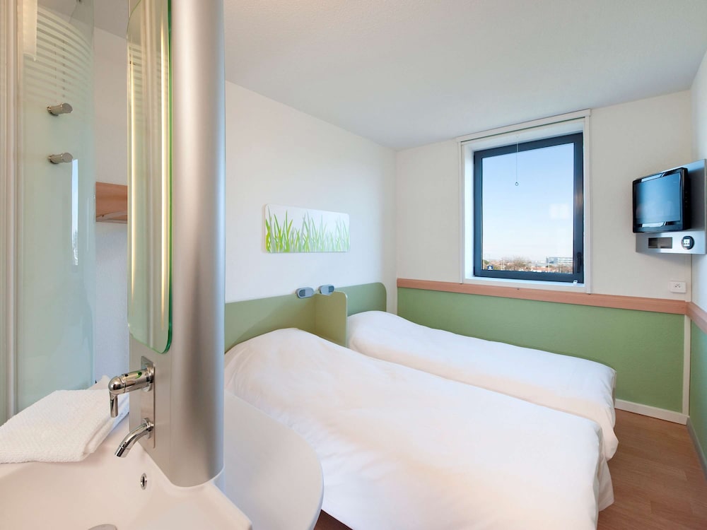 IBIS BUDGET TOULOUSE AEROPORT 25/67