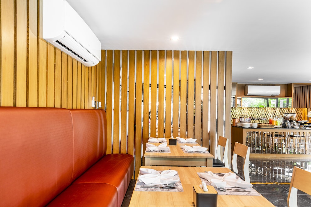 Grand Sala Thai 42/50