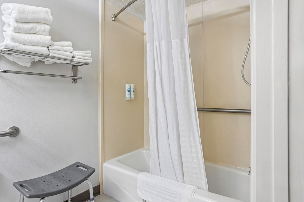 Comfort Inn & Suites Walterboro I-95 63/63
