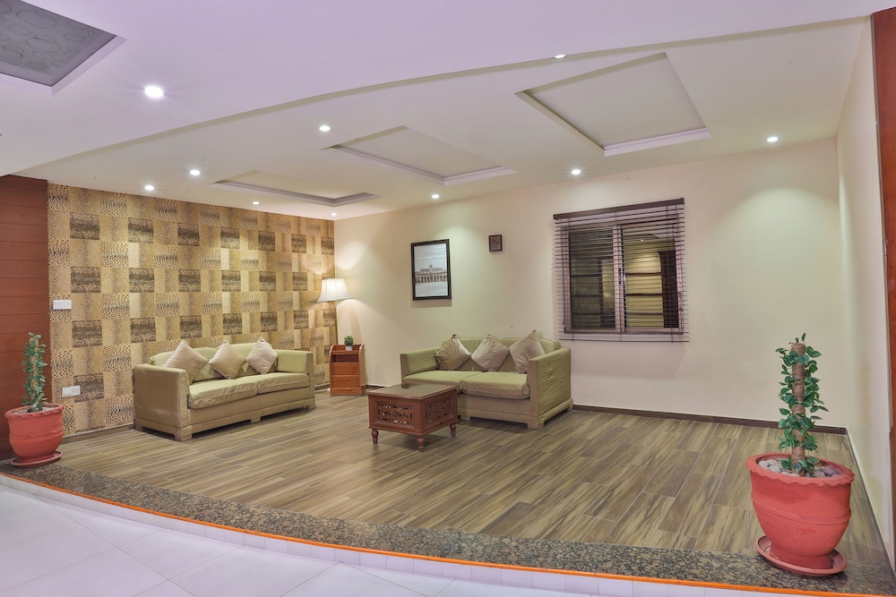 Avari Xpress Faisalabad 40/60