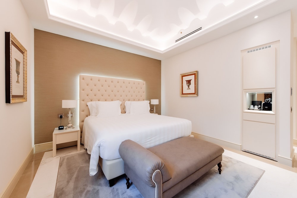 Aleph Rome Hotel Curio Collection by Hilton 13/63