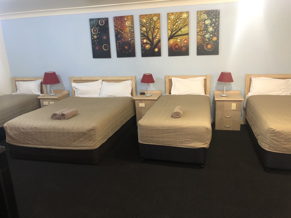 Country Comfort Cowra 27/44
