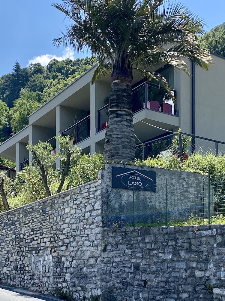 Hotel Lago 4/50