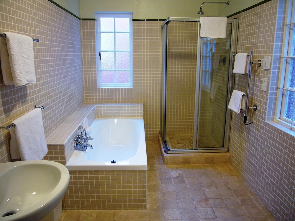 The Villa Rosa Bed and Breakfast 39/43