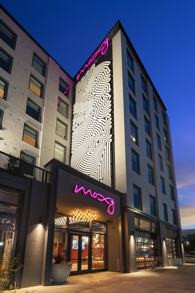 Moxy Oakland Downtown 3/44
