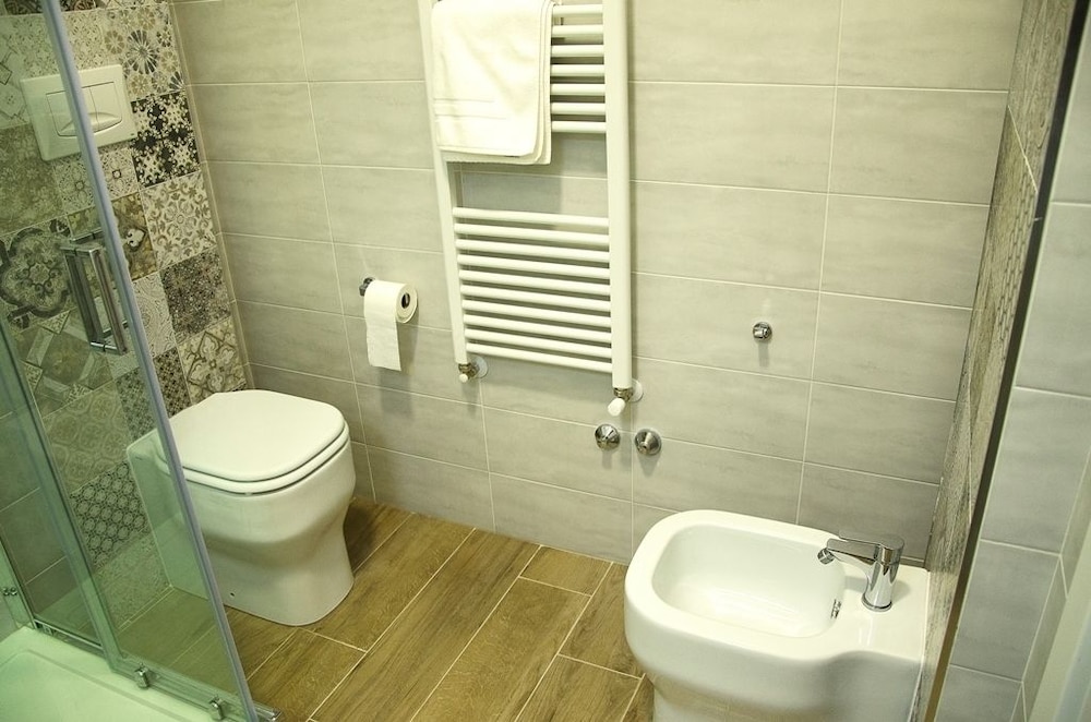 Duca 70 Suite Home 24/33
