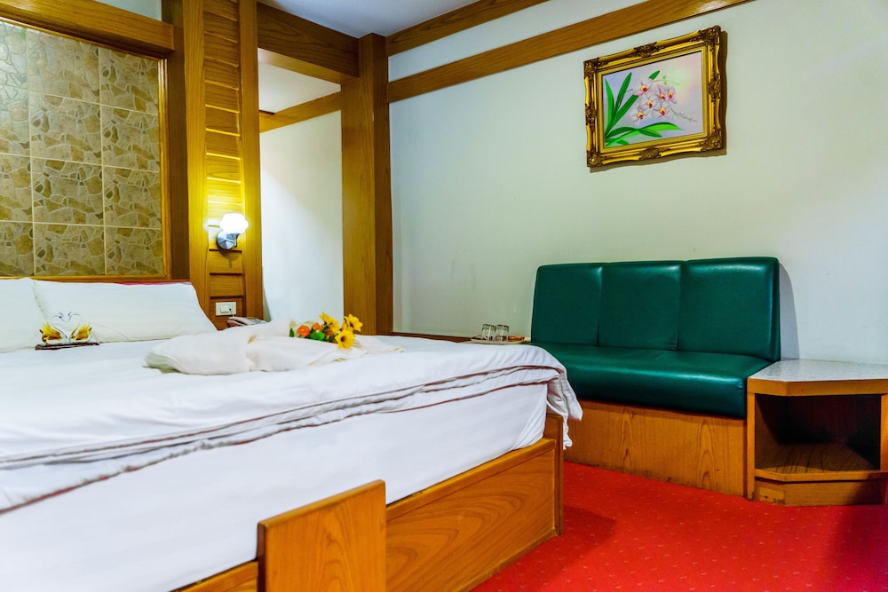 Siri Hotel 17/70